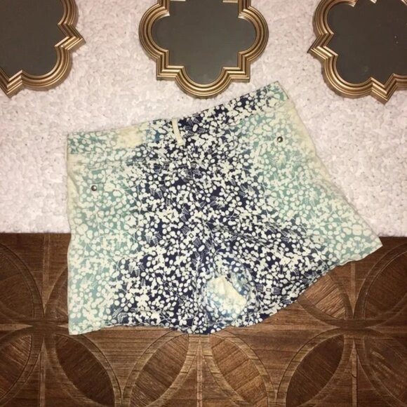 Jessica Simpson Forever Low Rise Ombre Floral Denim Shorts Size 29 - Picture 6 of 6